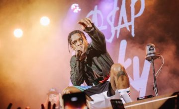 So someone tried to take A$AP Rocky’s shoe during his Manila show