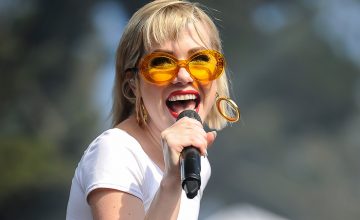 Carly Rae Jepsen is bringing Dedicated to Manila this October