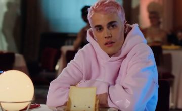 Justin Bieber has resorted to asking fans to manipulate streams for his new single