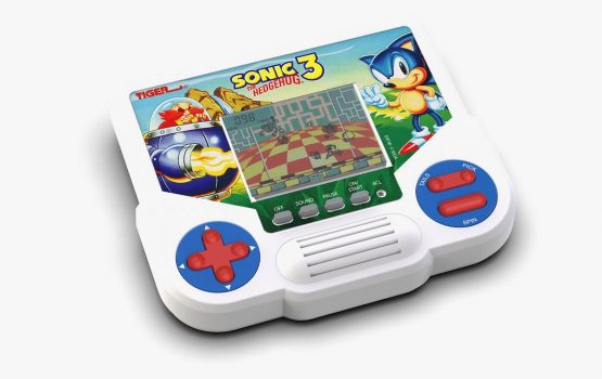 This ’90s handheld game console is returning to stores