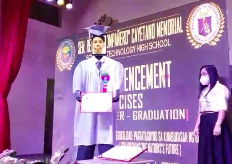Cyberpunk 2020: Robots proxy for graduates in this Taguig grad ceremony