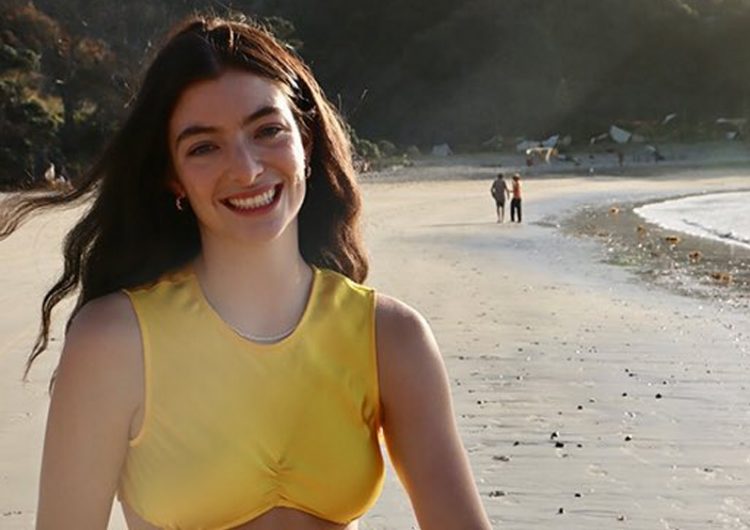 Lorde won’t release CDs of her third album to help the environment