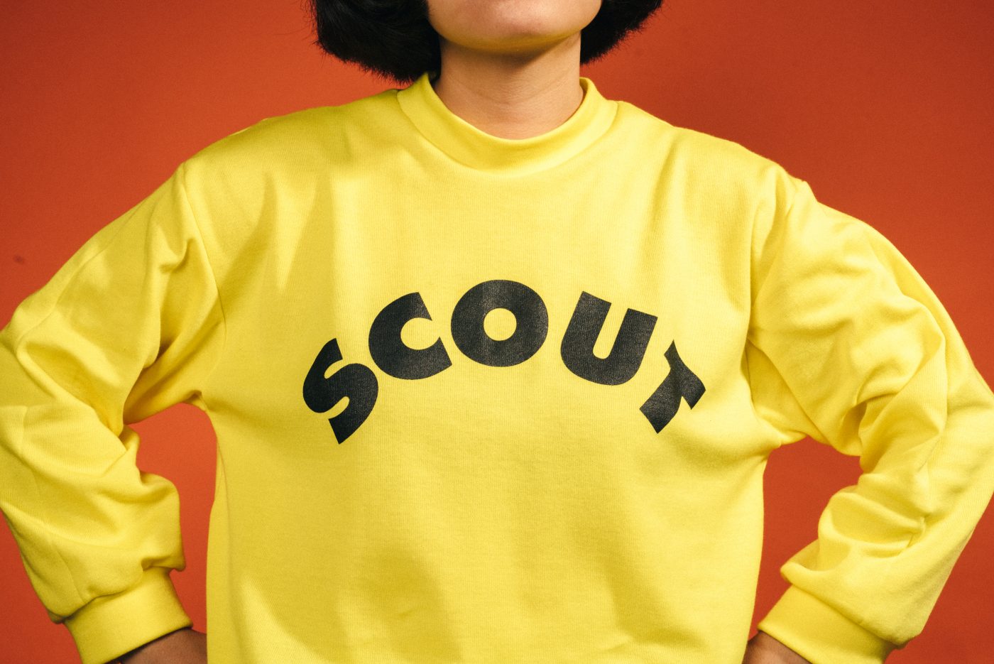 SCOUT LOGO RETRO COLLEGIATE SWEATER (YELLOW)