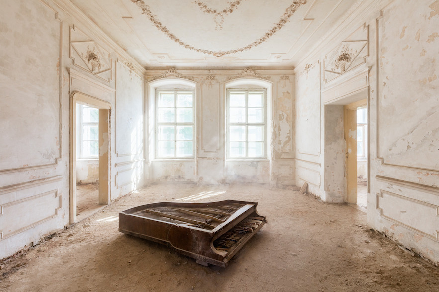 This Photographer Finds Hidden Beauty In Abandoned Places